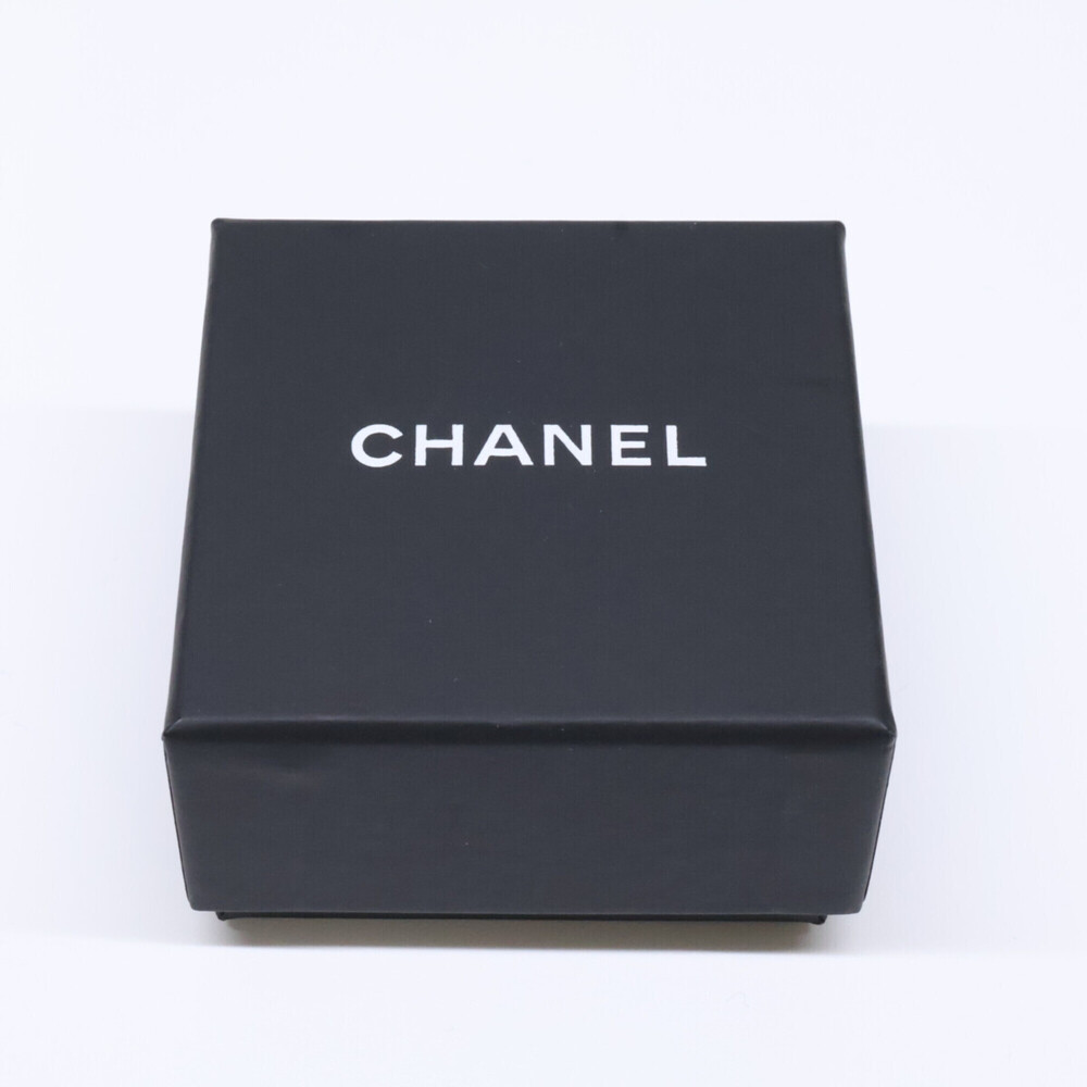 CHANEL Logo Earrings - Picture 7 of 7